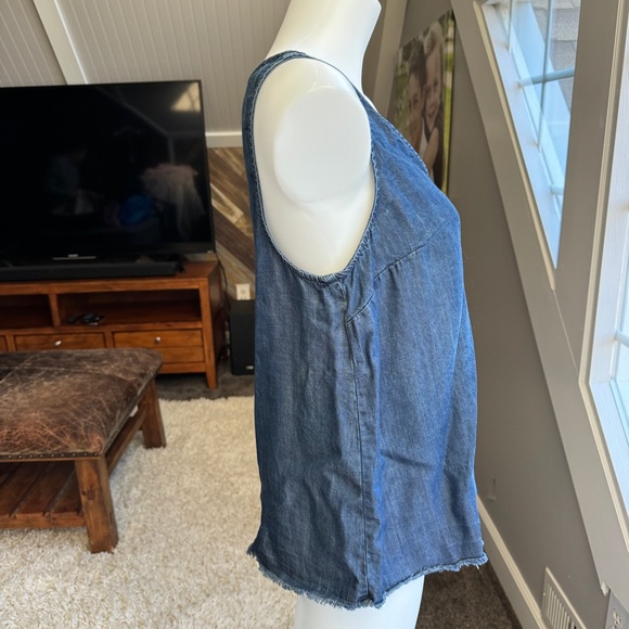 Universal Thread Chambray Denim tank - Picture 2 of 4